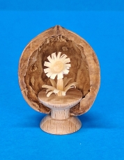 Miniatur in Walnuss, Blume